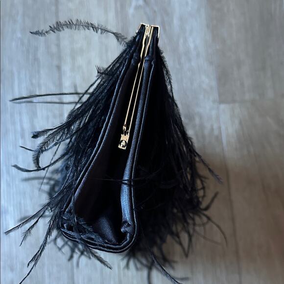 BCBGMaxAzria Black Feathered Clutch Gold Chain - Picture 3 of 12